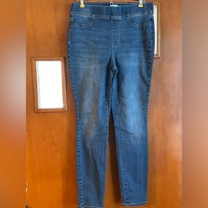 EUC Wonderly denim jeans. Size 8R. Women’s.